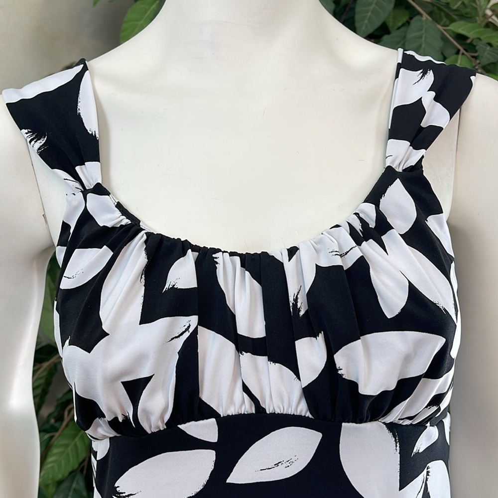 WHBM LEAF PRINT TOP - Picture 2 of 9
